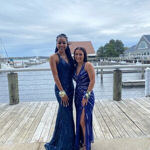 the blue dress on the left !!